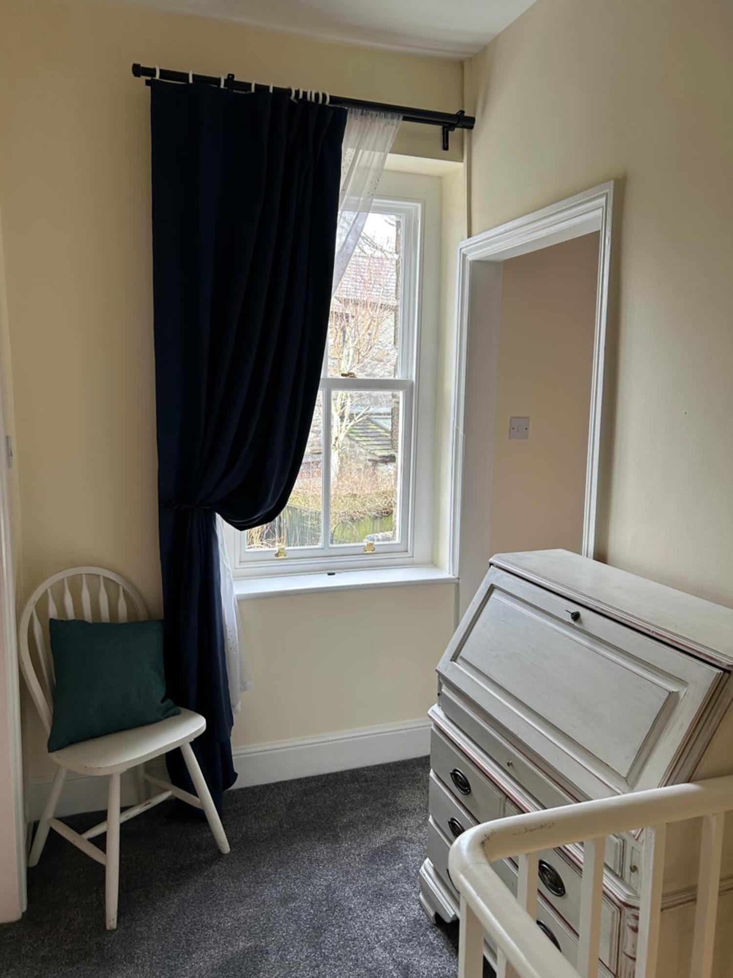 The Buxton Retreat A Luxurious 3-Storey Townhouse With Four Poster Bed And Double Jacuzzi Bath" Exterior photo